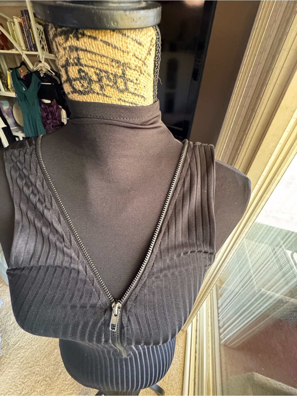 Delicious Black Ribbed Zip-Front Crop Top